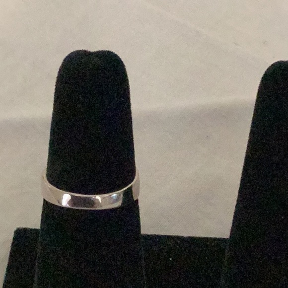 Silver (925) topaz floral ring - Picture 3 of 8